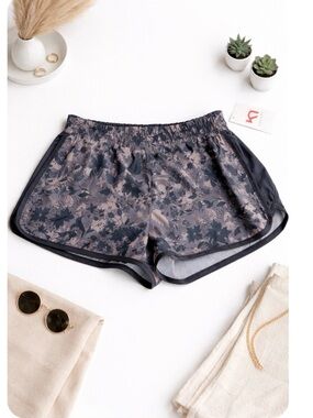 NWT Kari Traa Vilde Shorts Blue Pink Moon Design Liner Size Small